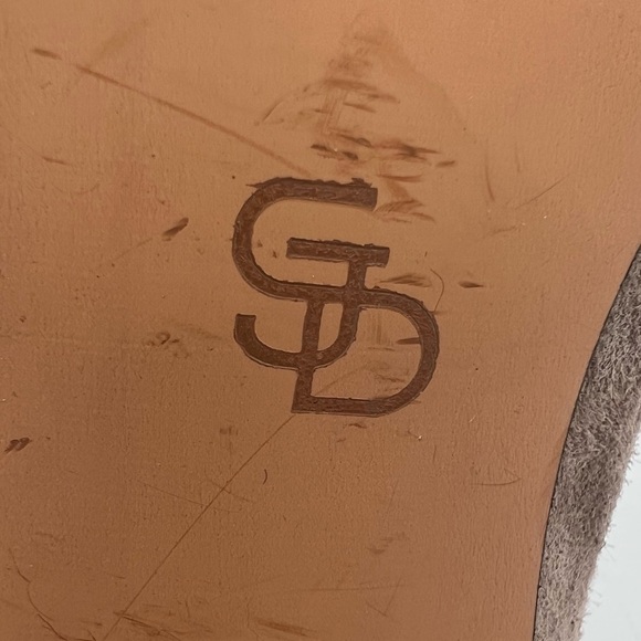 GJD Ginnie Johansen Design Suede Taupe Pointed Toe Pumps Size 8 Women’s - Picture 2 of 9